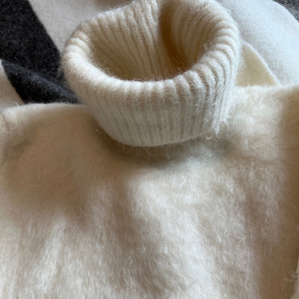 SAINT LAURENT Paris - Cream, ultra-soft, Mohair turtleneck!
